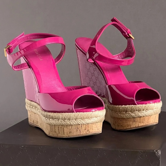 AUTHENTIC GUCCI MONOGRAM HOT PINK SANDALS - Picture 6 of 12
